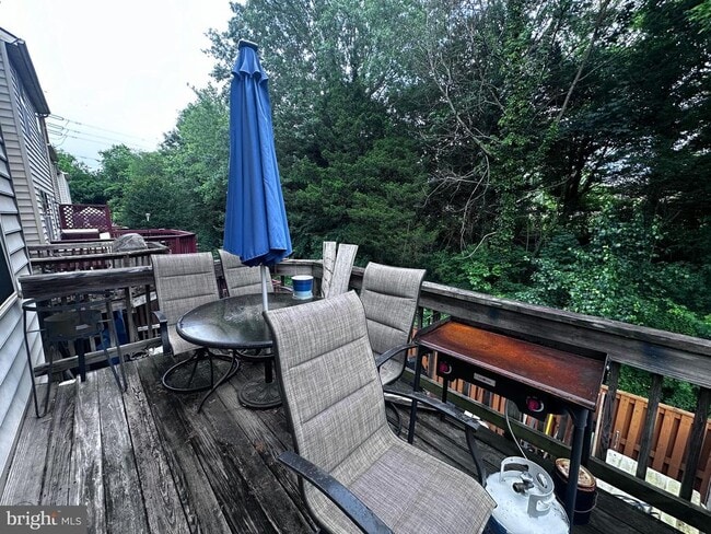 Building Photo - 9579 Tudor Oaks Dr