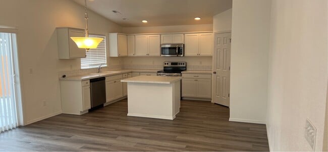 Building Photo - 7748 E Bratton Dr