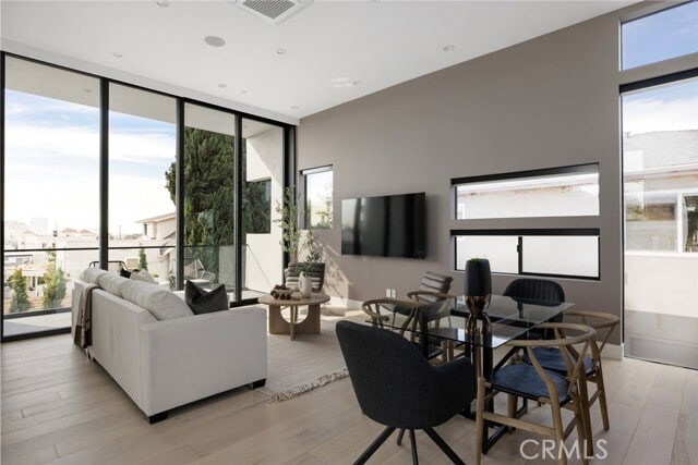 Building Photo - 3620 Ellsworth St