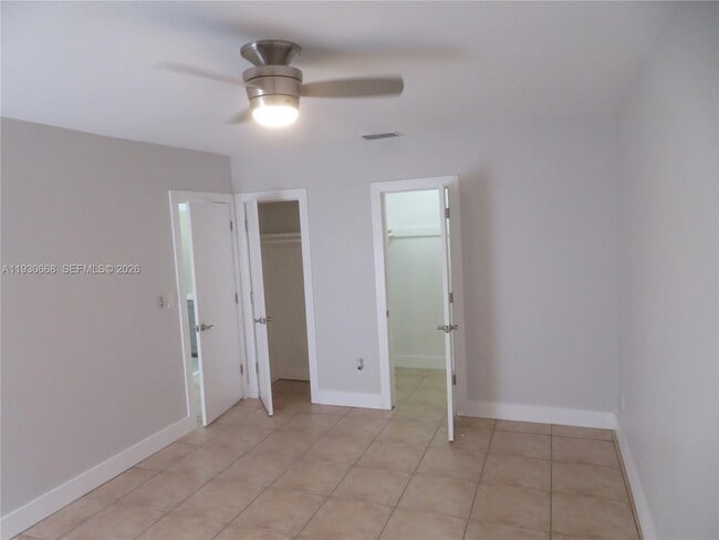 Building Photo - 7328 Miami Lakeway S