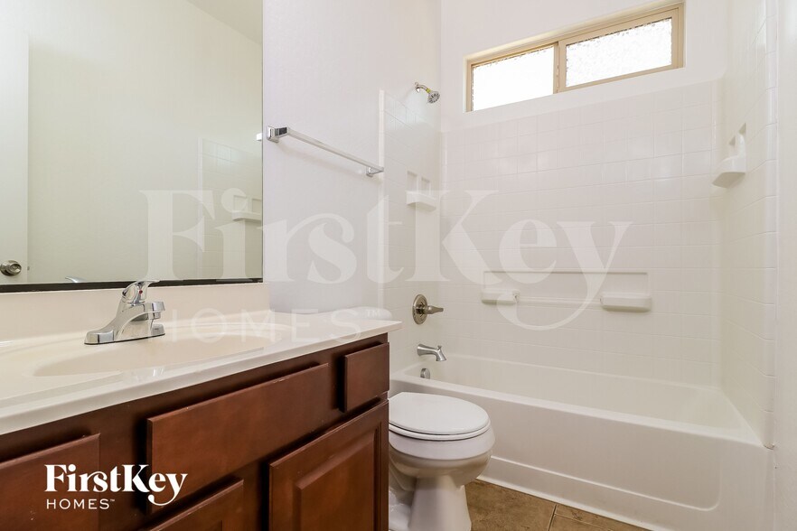 Building Photo - 25288 W Pleasant Ln