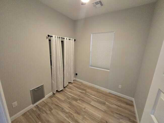 Building Photo - 1111 Avenida De Las Estrellas Dr