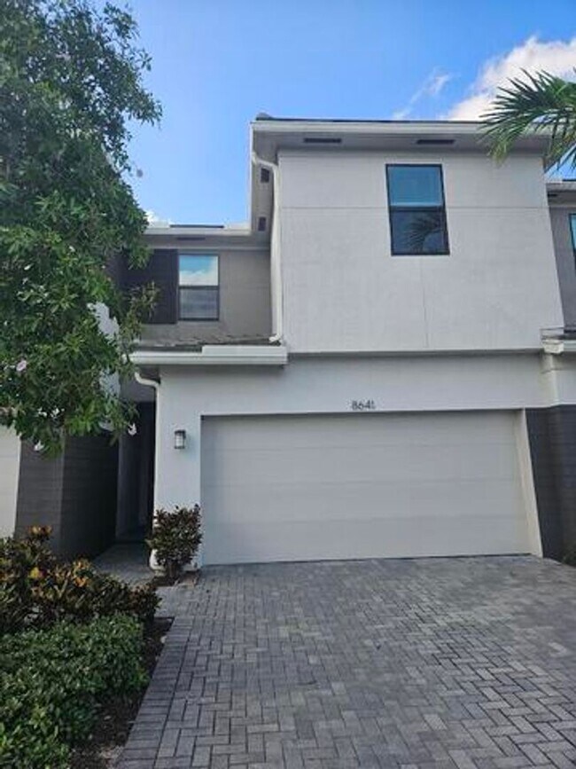 Building Photo - 8641 Antarus Dr