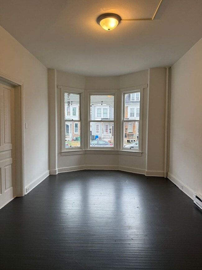 Building Photo - 269 W Cottage Pl