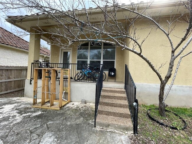 Building Photo - 6420 Tasajillo Trail