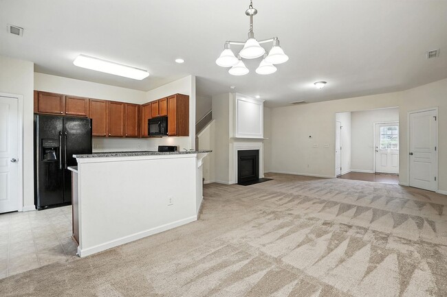 Building Photo - WONDERFUL TOWNHOUSE IN CARY-3 BEDROOMS 2 1...