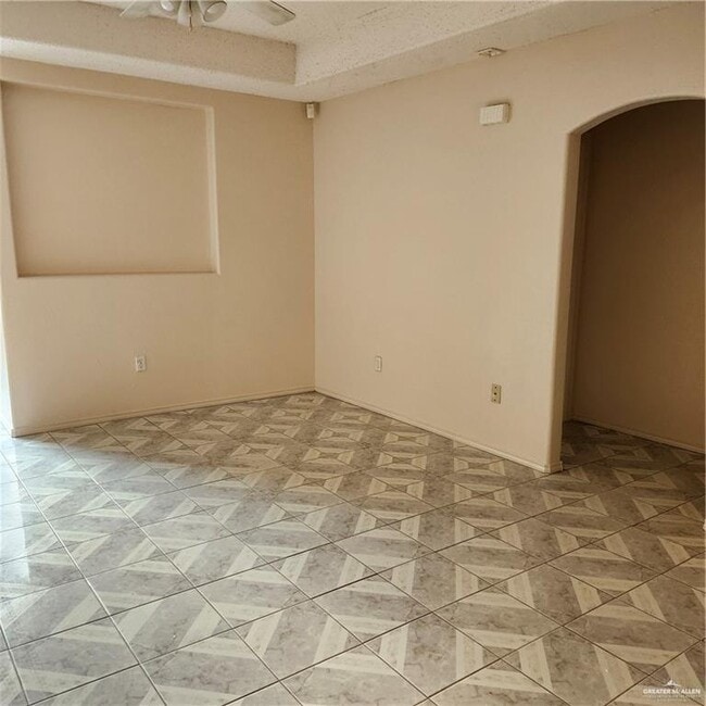 Building Photo - 9 Kimberly Ln