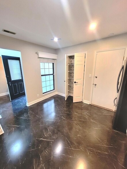 Building Photo - 1608 Shady Cove Ln