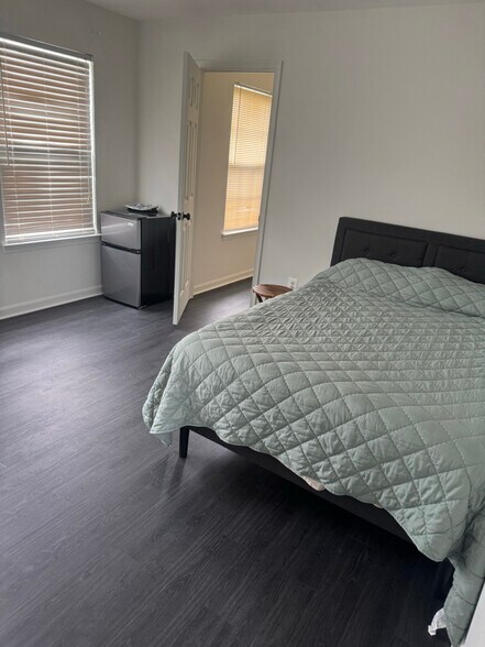 Building Photo - 8810 Martin Ln