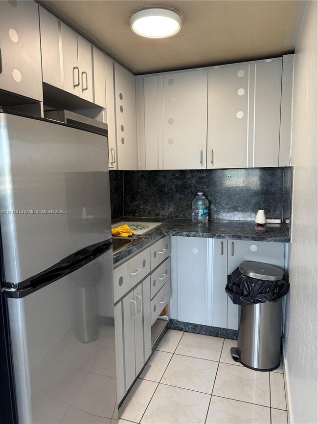 Building Photo - 6484 Indian Creek Dr