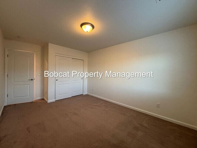 Building Photo - 100 Deschutes Dr