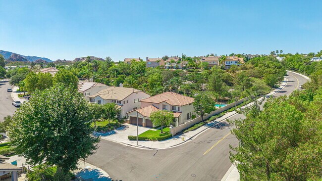 Building Photo - Executive 5-Bedroom Pool Home with Dual Master Suites in Stevenson Ranch