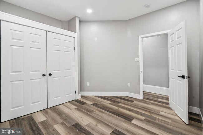 Building Photo - 4824 Sansom St