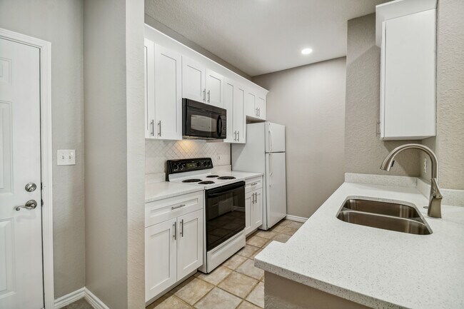 Building Photo - 4307 Bayside Village Dr