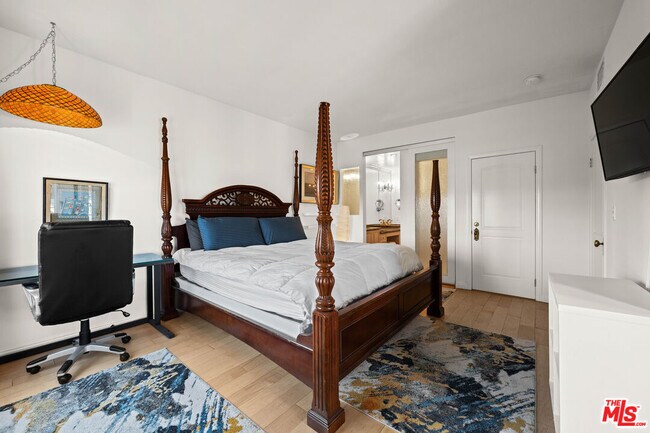 Building Photo - 6220 Pacific Ave