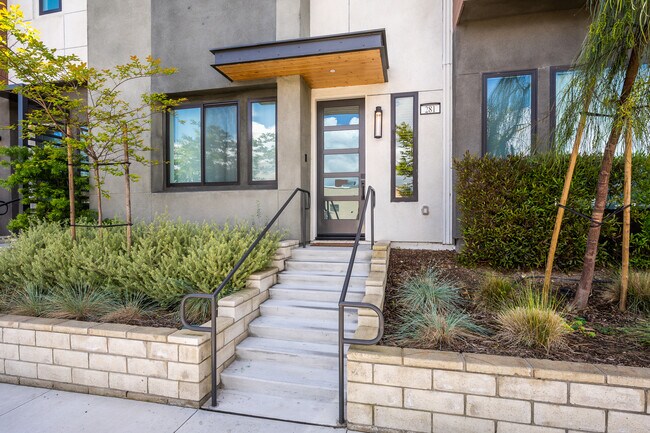 Building Photo - 281 W 8th St