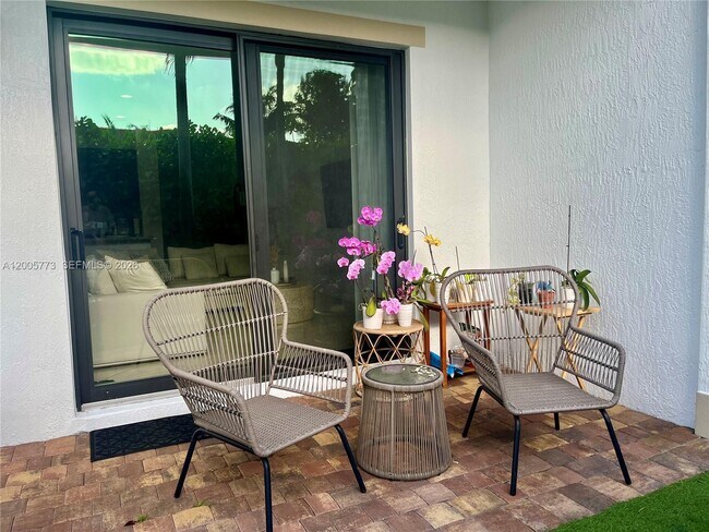 Building Photo - 1346 SW 113th Terrace