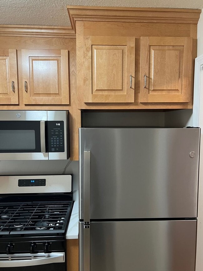 Building Photo - One Bedroom Unit