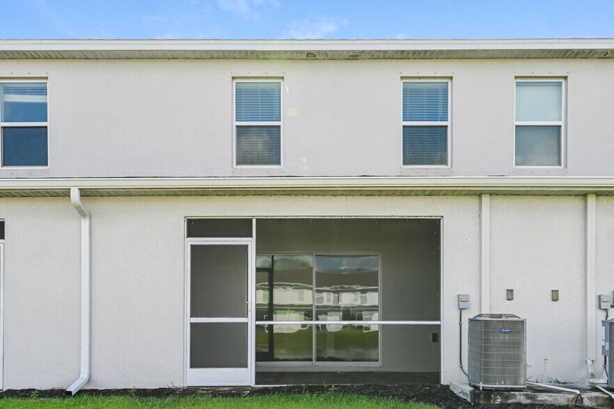 Building Photo - 15038 Wildflower Cir