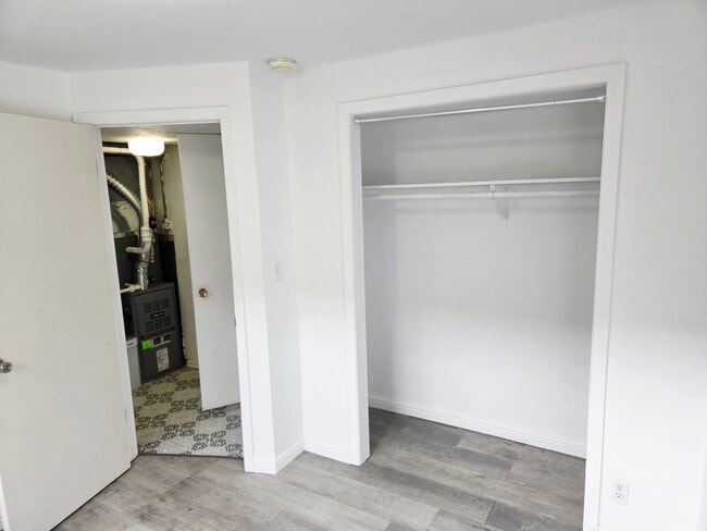 Building Photo - 1968 E 5850 S