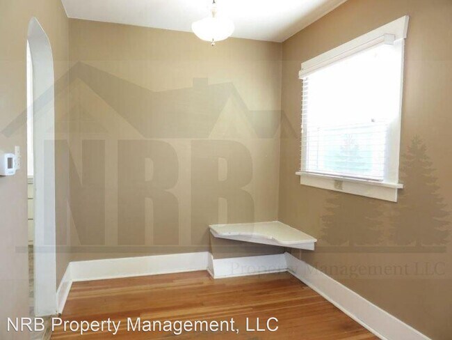 Building Photo - 3 br, 1 bath House - 1013 S Lawrence St