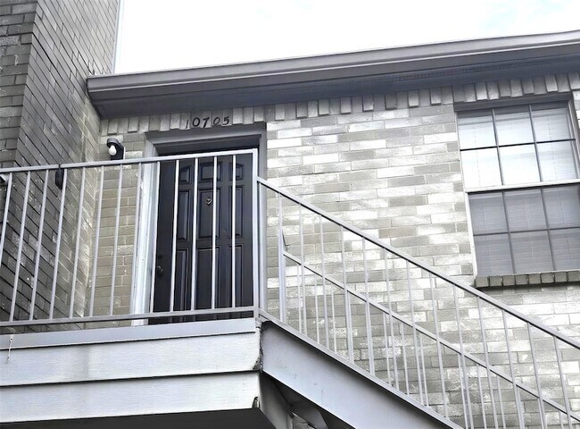 Building Photo - 10705 Braes Bend Dr