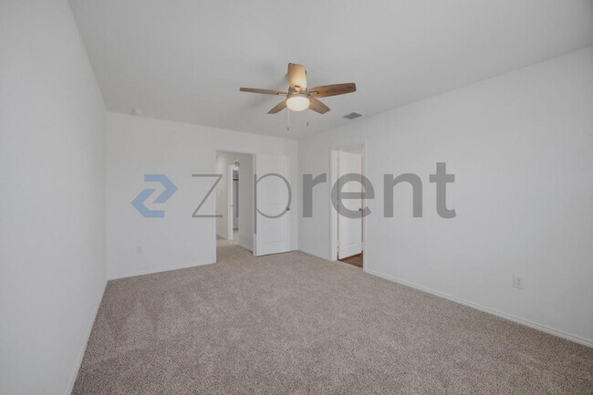 Building Photo - 5106 Blind Shot