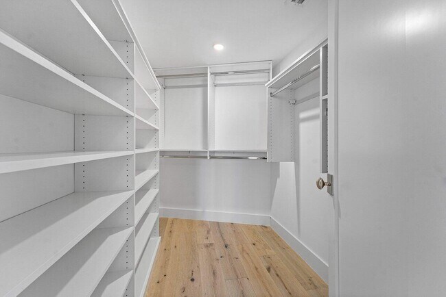 Building Photo - 1701 S Flagler Dr