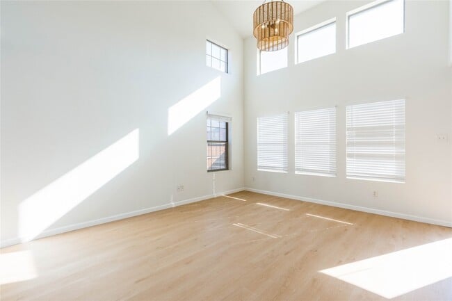 Building Photo - 1179 Landon Ln