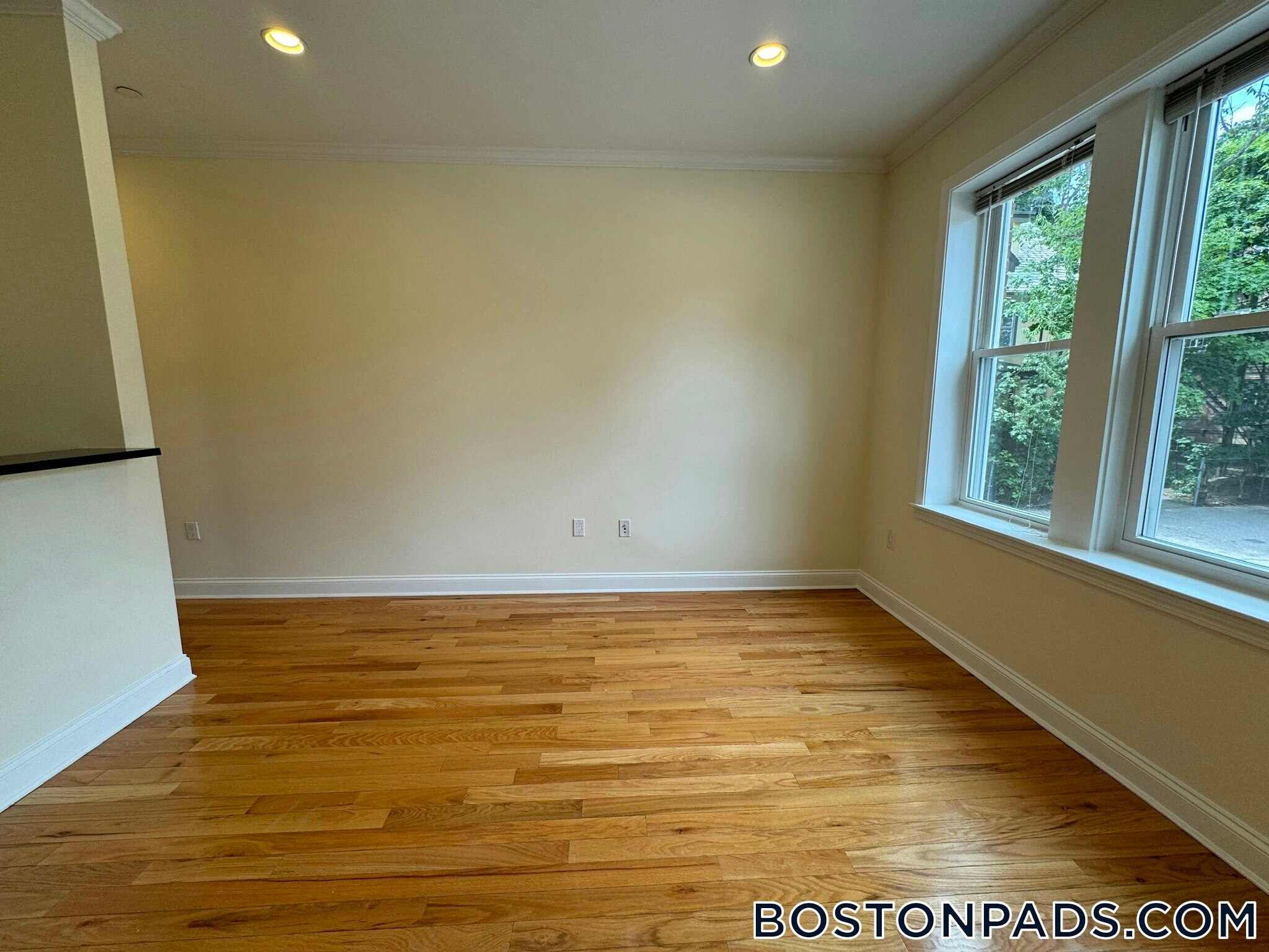 Building Photo - 3 Chauncy St