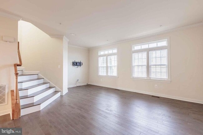 Building Photo - 9733 Braidwood Ter