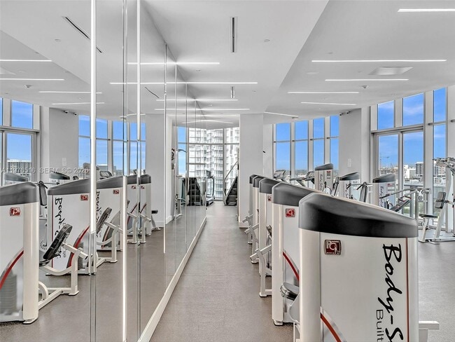 Building Photo - 488 NE 18th St