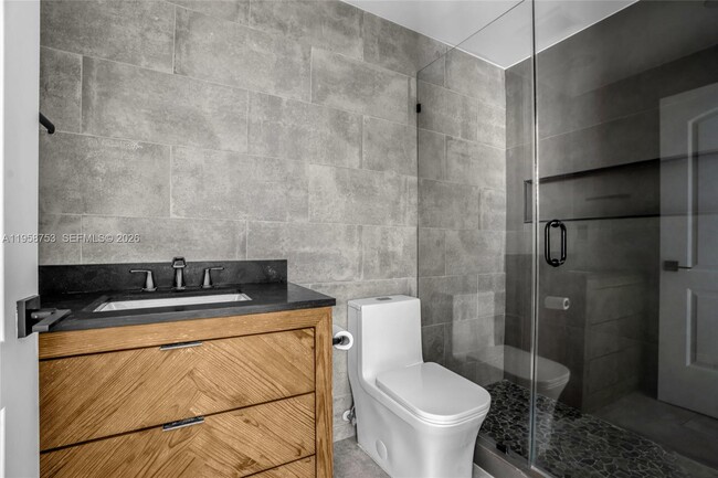 Building Photo - 1231 Sorrento Dr