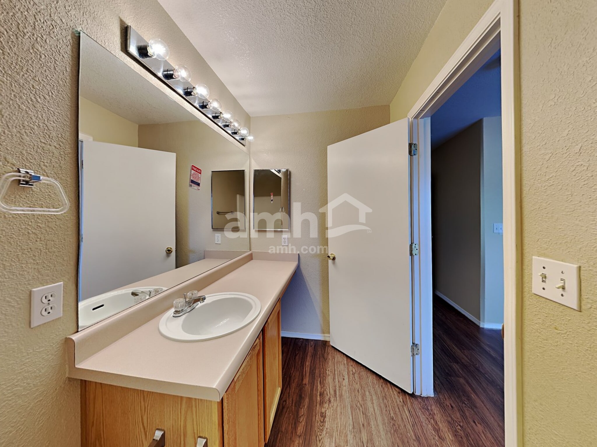 Building Photo - 7033 E Mitchell Flyer Rd