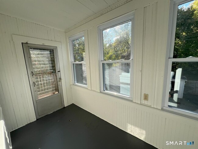Building Photo - 158 Beechwood Ave