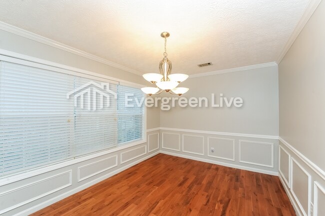 Building Photo - 9928 Point View Dr