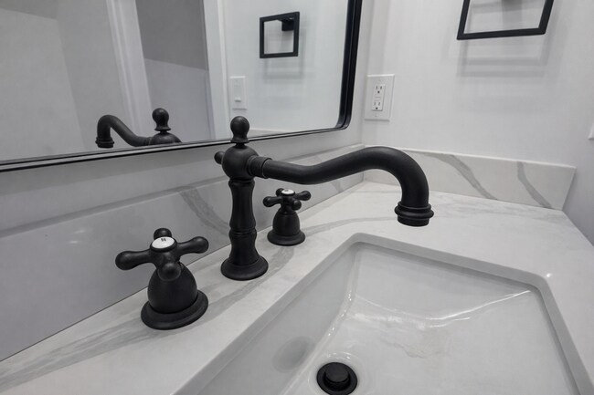 Building Photo - Amazing Brand New Renovated Farmhouse. Don't Miss.