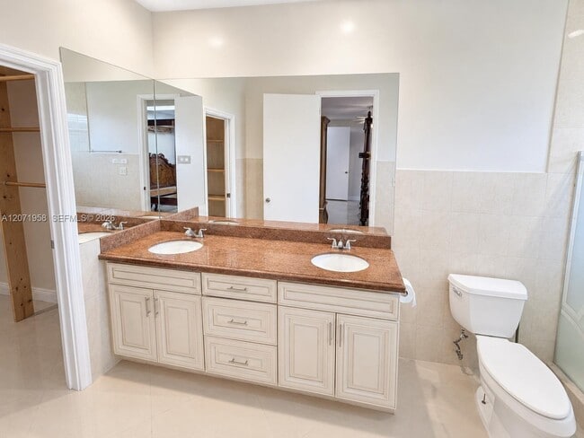 Building Photo - 8142 Silver Palm Ct