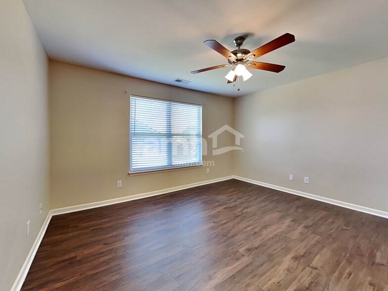 Building Photo - 241 Meadow Wood Rd