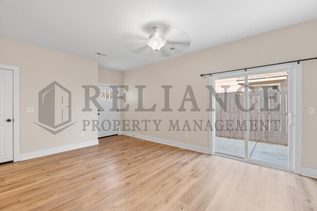 Building Photo - 212 W May St