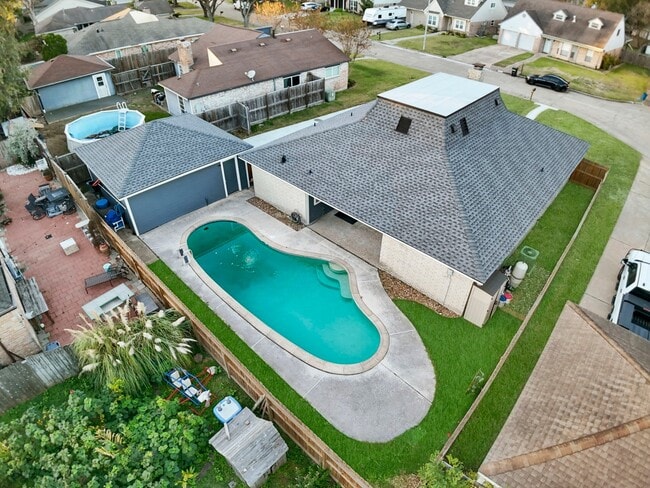 Building Photo - 14007 Overbrook Ln