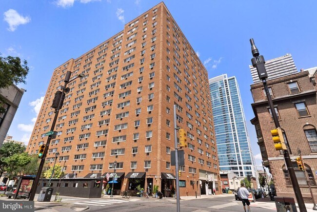 Building Photo - 2101-17 Chestnut St