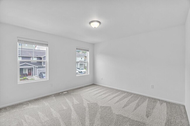 Building Photo - Two-Story Port Orchard Home