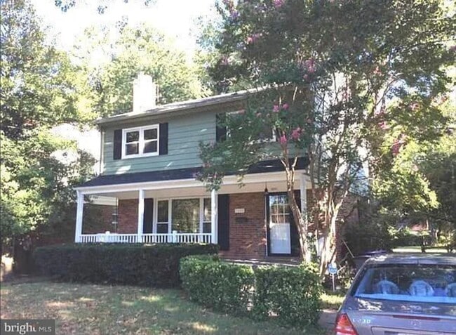Building Photo - 5809 Greenlawn Dr