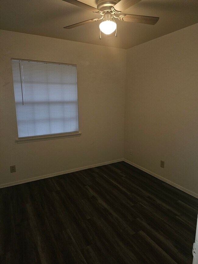 Building Photo - GREAT HOUSE NEAR LOOP 410/I35 N