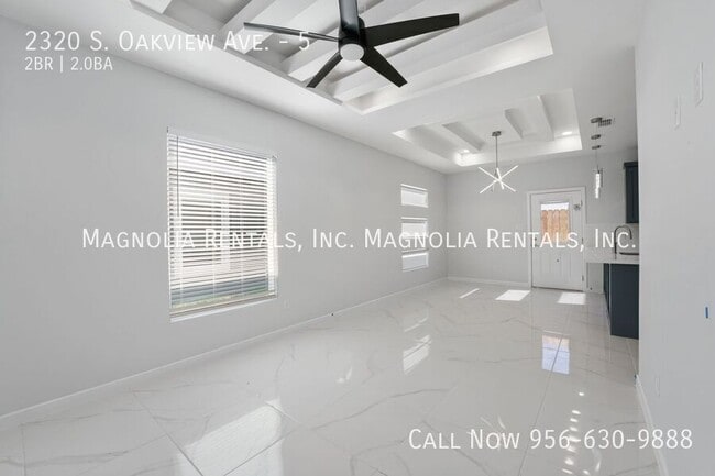 Building Photo - 2320 S Oakview Dr