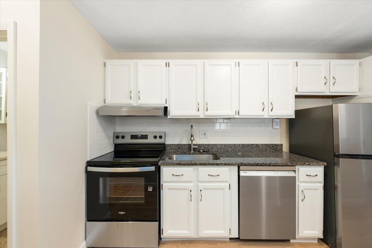 Building Photo - 176 Swanson Rd