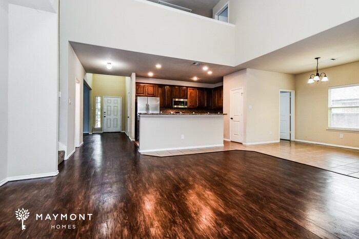 Building Photo - 719 Fannin Dr