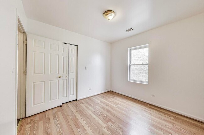 Building Photo - 4641 S Drake Ave
