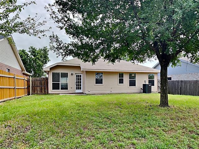 Building Photo - 2025 Hollow Creek Dr